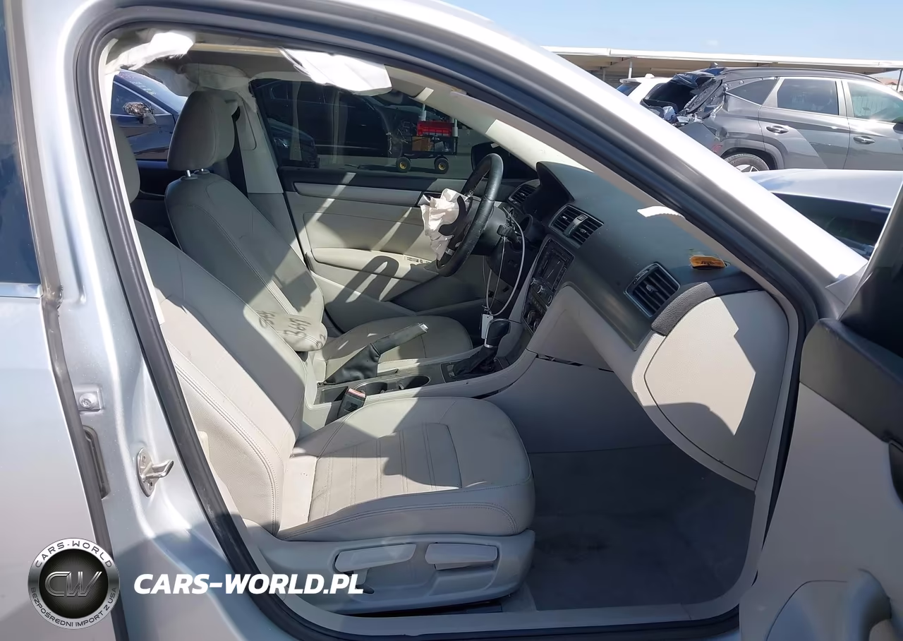 2015 Volkswagen Passat 1.8T Se VIN:1VWBT7A38FC013648 - 5
