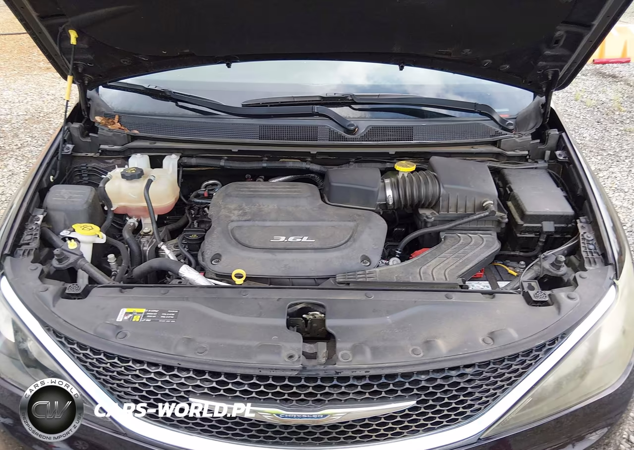 2017 Chrysler Pacifica Touring VIN:2C4RC1DG2HR588867 - 10