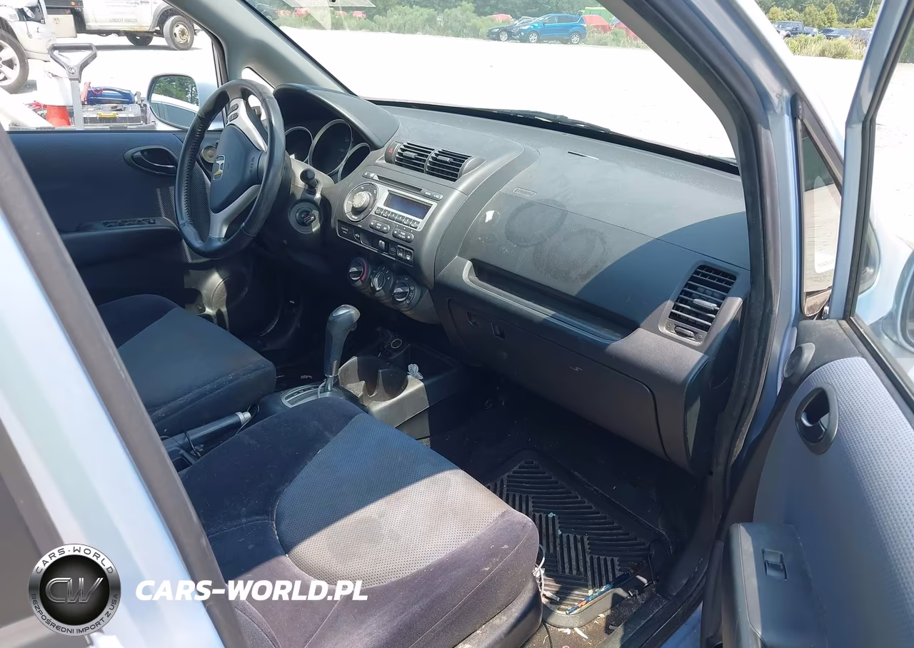 2008 Honda Fit Sport VIN:JHMGD38698S046566 - 5