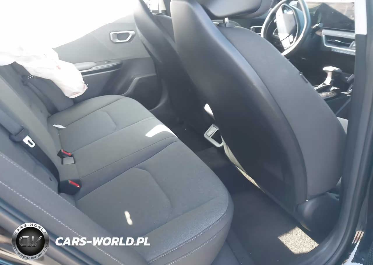 2025 Kia K4 Lxs VIN:3KPFT4DE9SE203770 - 8