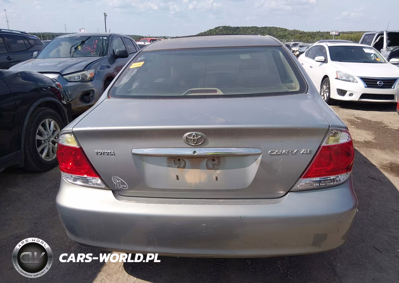 2005 Toyota Camry Xle VIN:4T1BE32K85U512207 - 16