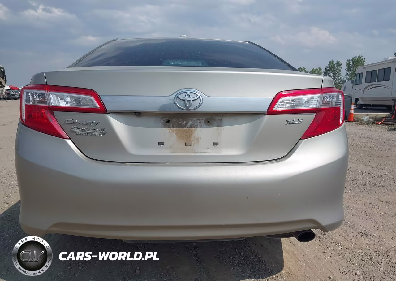2014 Toyota Camry Xle VIN:4T4BF1FK3ER396299 - 17