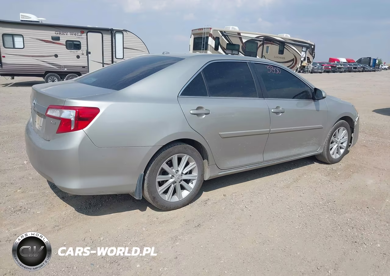 2014 Toyota Camry Xle VIN:4T4BF1FK3ER396299 - 4