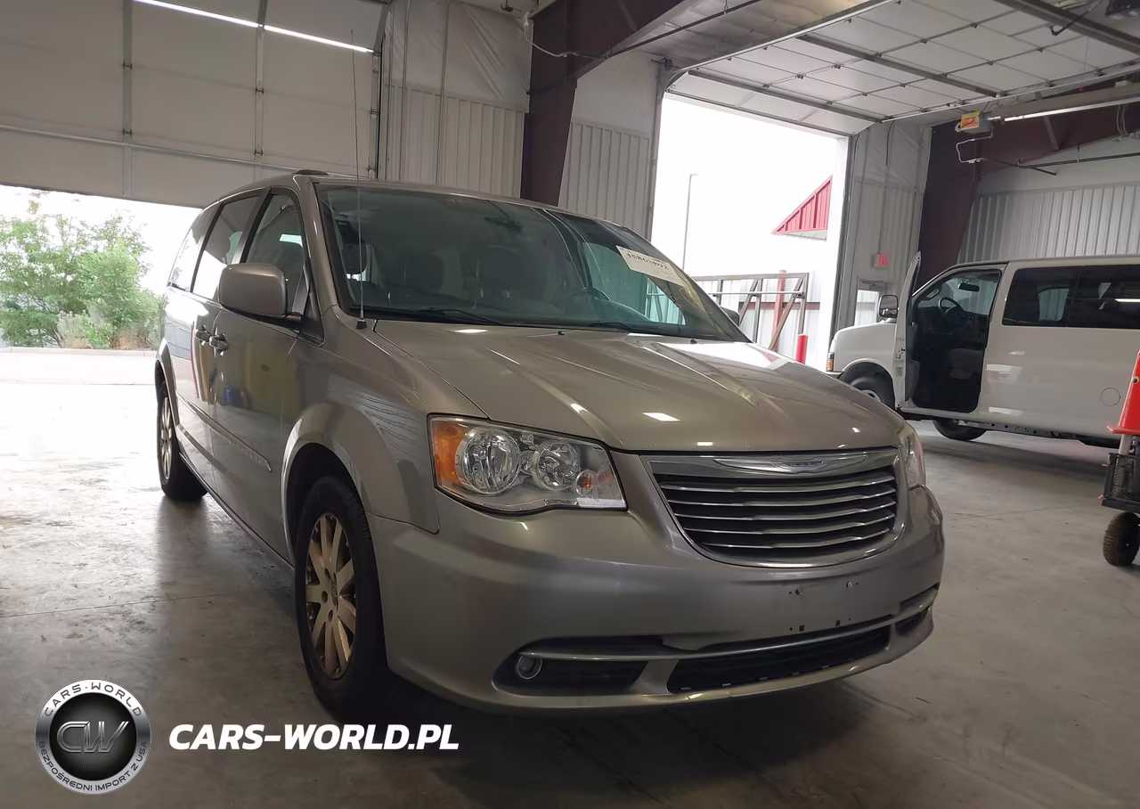 2016 Chrysler Town & Country Touring – zdjęcie 1 z 16