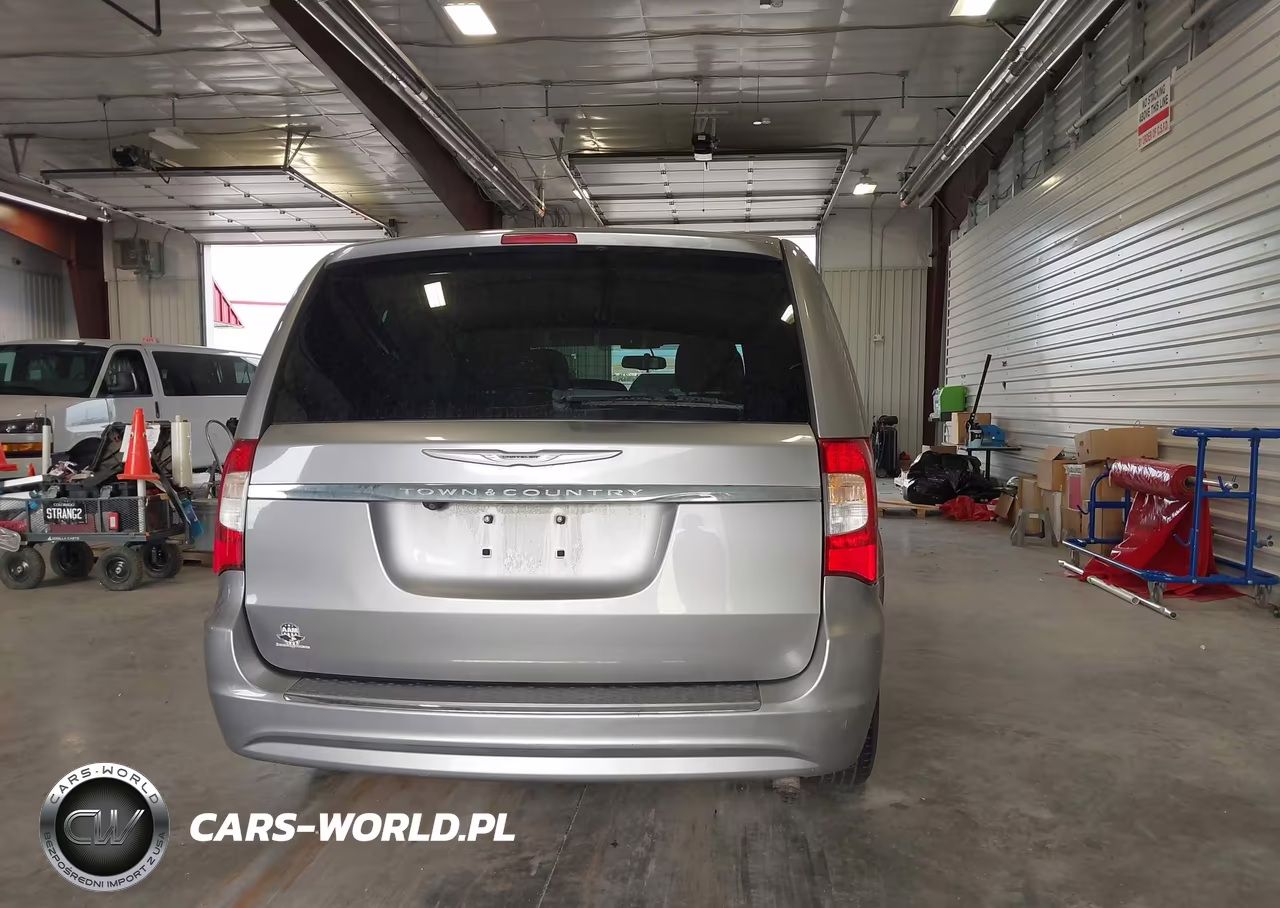 2016 Chrysler Town & Country Touring VIN:2C4RC1BG4GR240229 - 16
