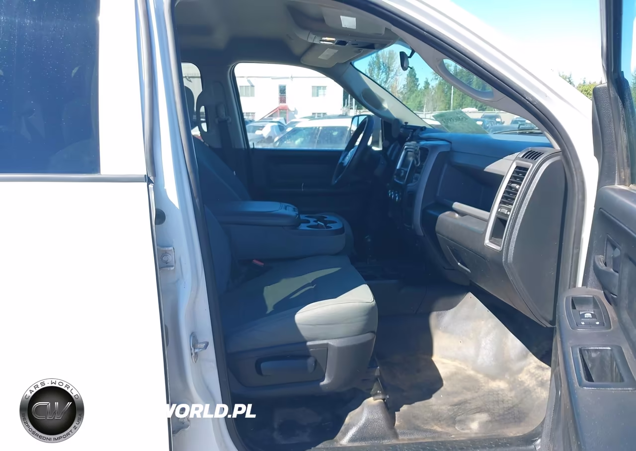 2017 Ram 3500 Tradesman 4X4 6'4 Box VIN:3C63R3CL4HG717400 - 5
