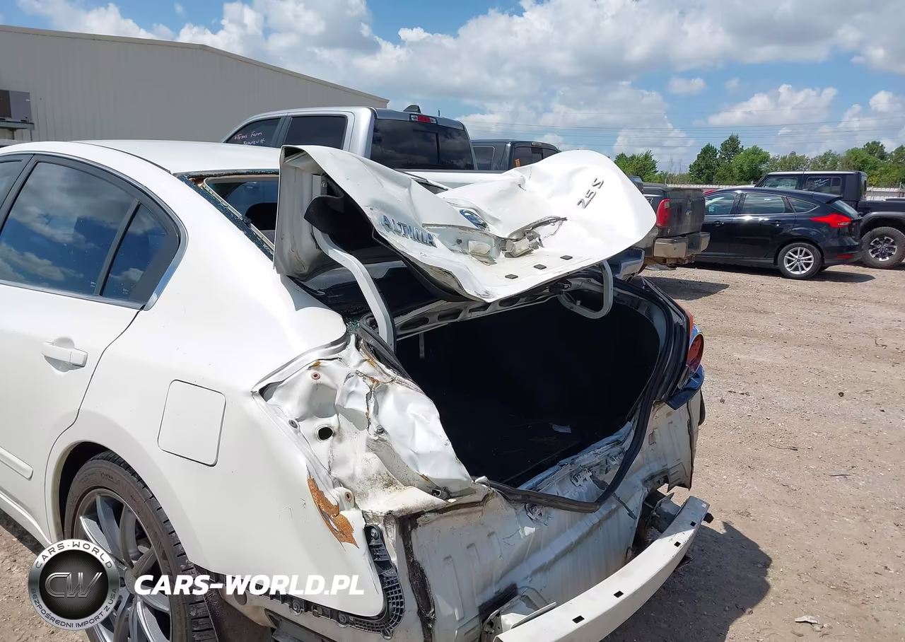 2011 Nissan Altima 2.5 S VIN:1N4AL2AP4BN414803 - 6