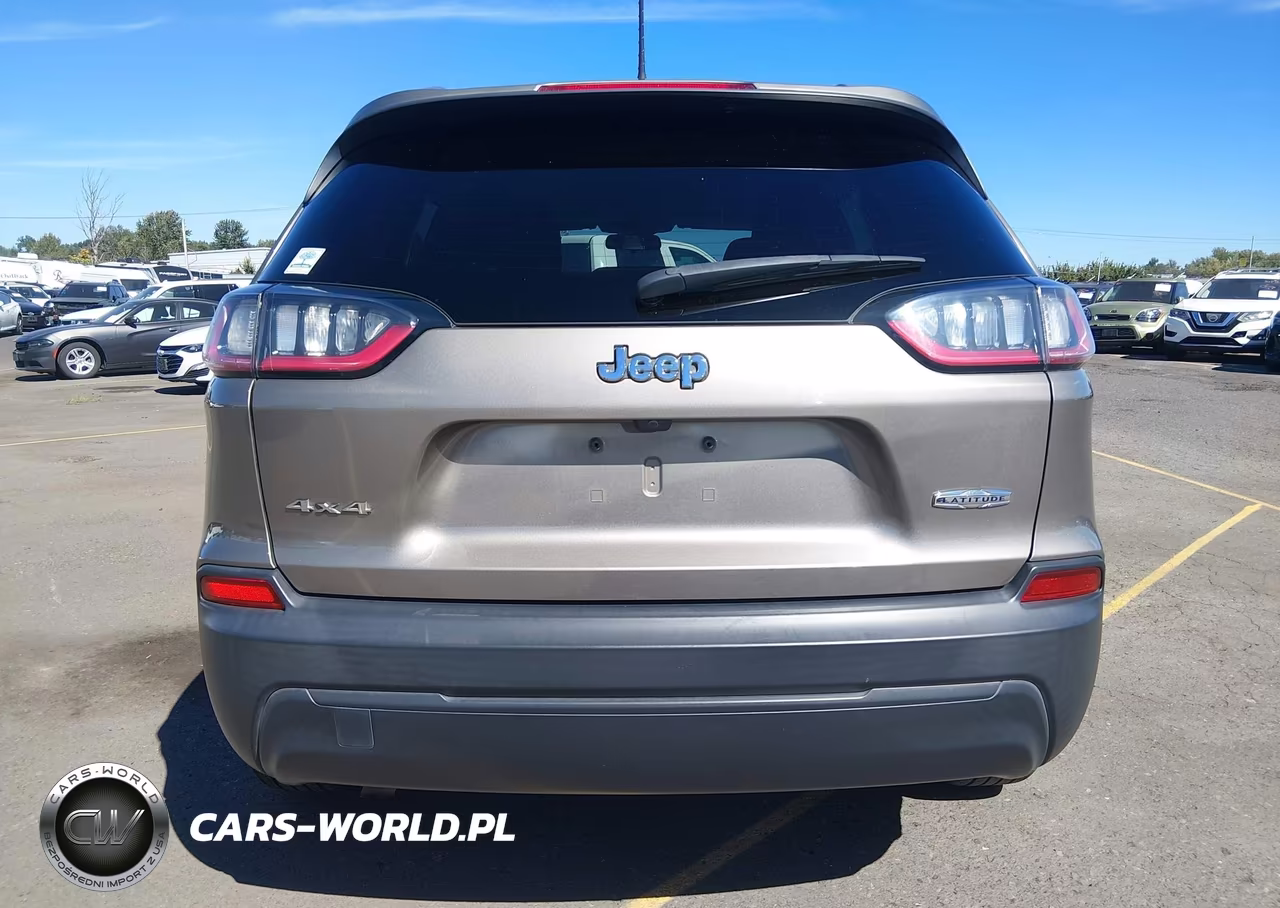 2019 Jeep Cherokee Latitude 4X4 VIN:1C4PJMCB3KD479803 - 16