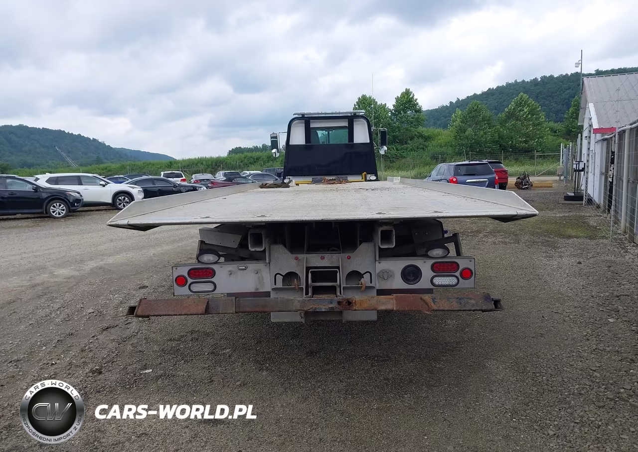 2000 Peterbilt 330 VIN:2NPNHD7X2YM522449 - 19