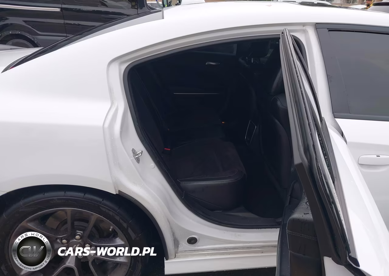 2023 Dodge Charger Scat Pack VIN:2C3CDXGJ0PH592261 - 8