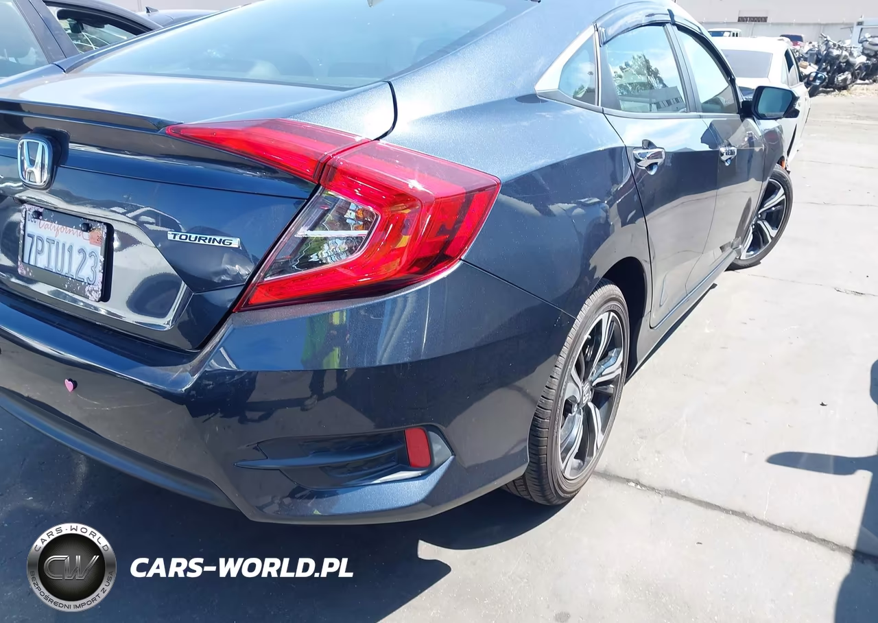 2016 Honda Civic Touring VIN:19XFC1F93GE200787 - 4