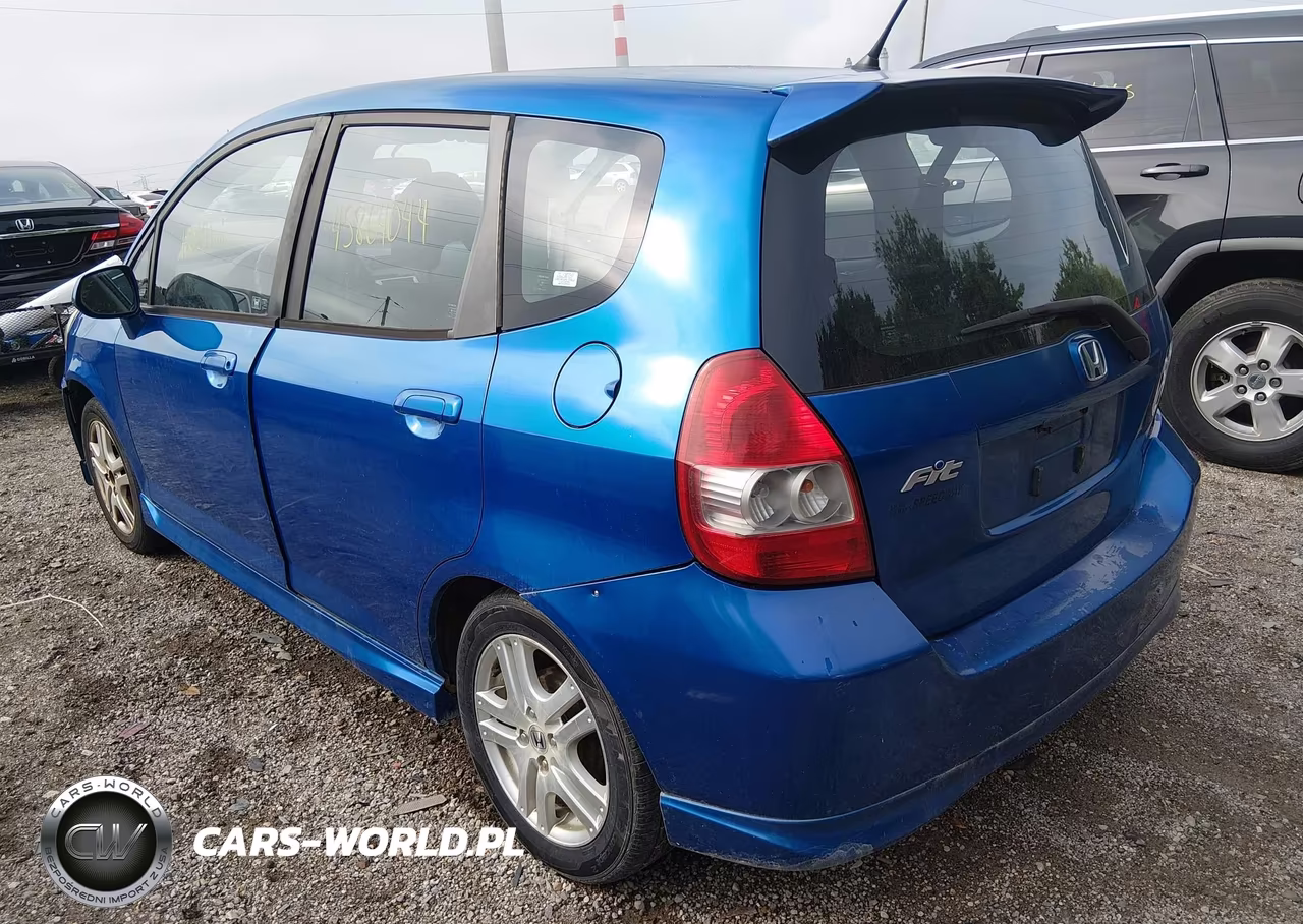 2007 Honda Fit Sport VIN:JHMGD37697S050620 - 3