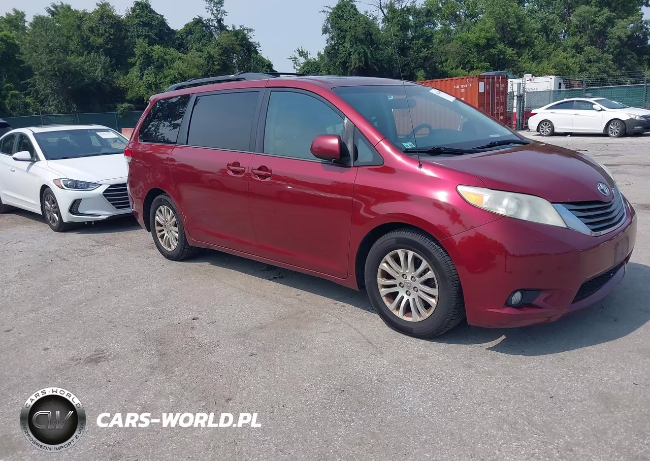 2013 Toyota Sienna Xle V6 8 Passenger – zdjęcie 1 z 18