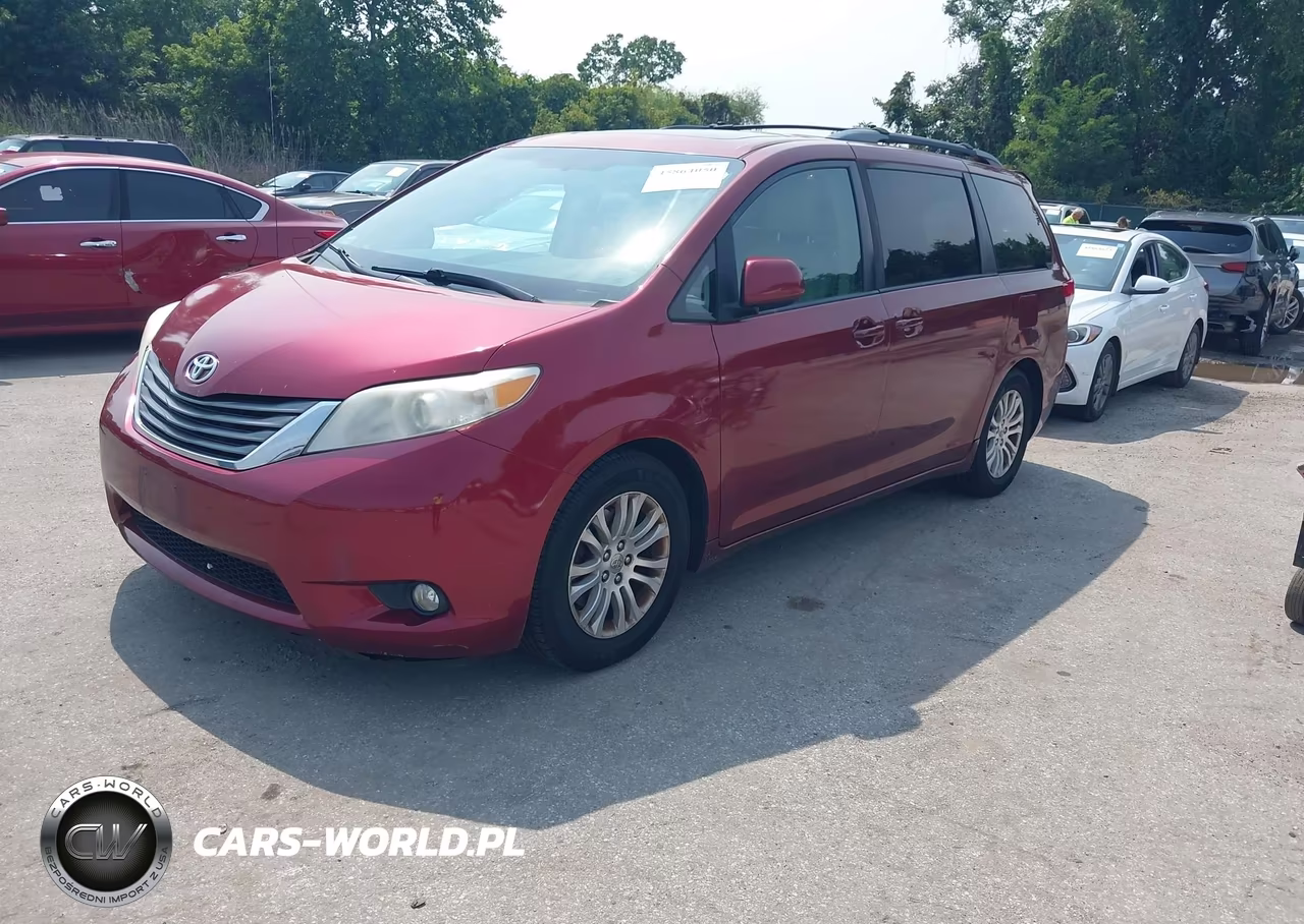 2013 Toyota Sienna Xle V6 8 Passenger VIN:5TDYK3DC8DS325954 - 2