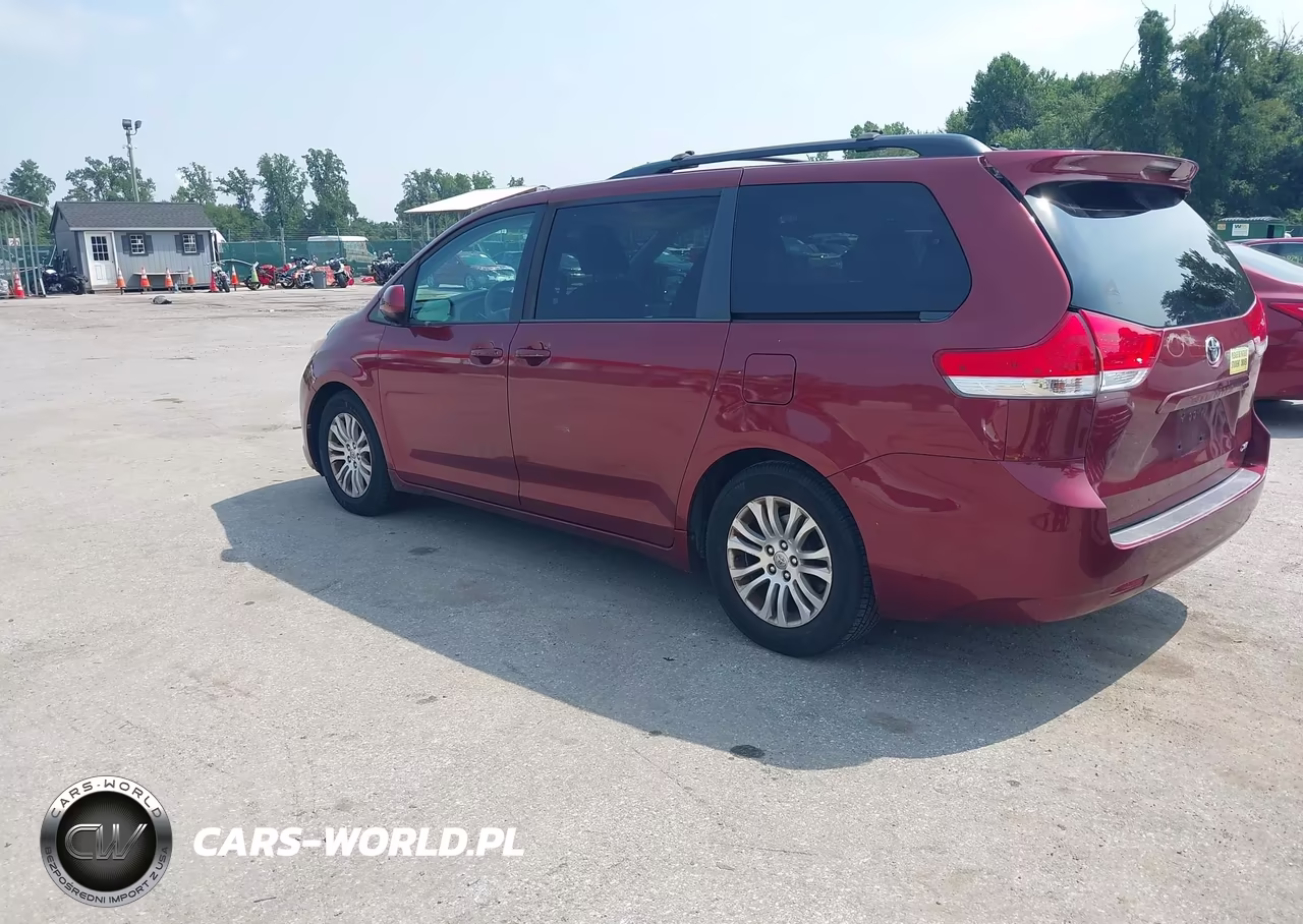 2013 Toyota Sienna Xle V6 8 Passenger VIN:5TDYK3DC8DS325954 - 3