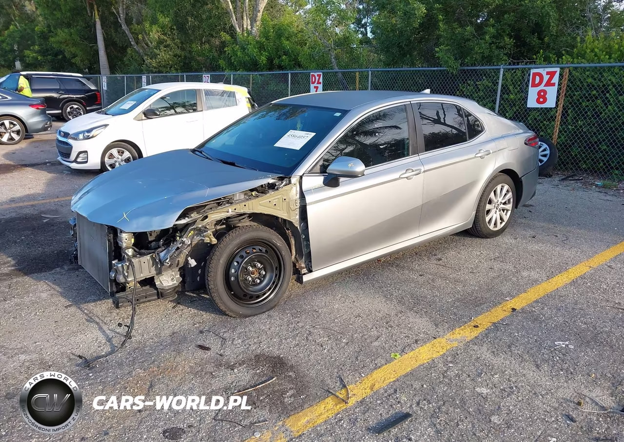 2020 Toyota Camry Le VIN:4T1C11AK4LU863912 - 2