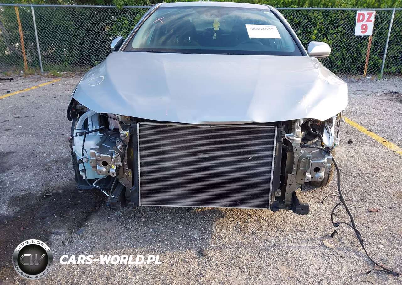 2020 Toyota Camry Le VIN:4T1C11AK4LU863912 - 6