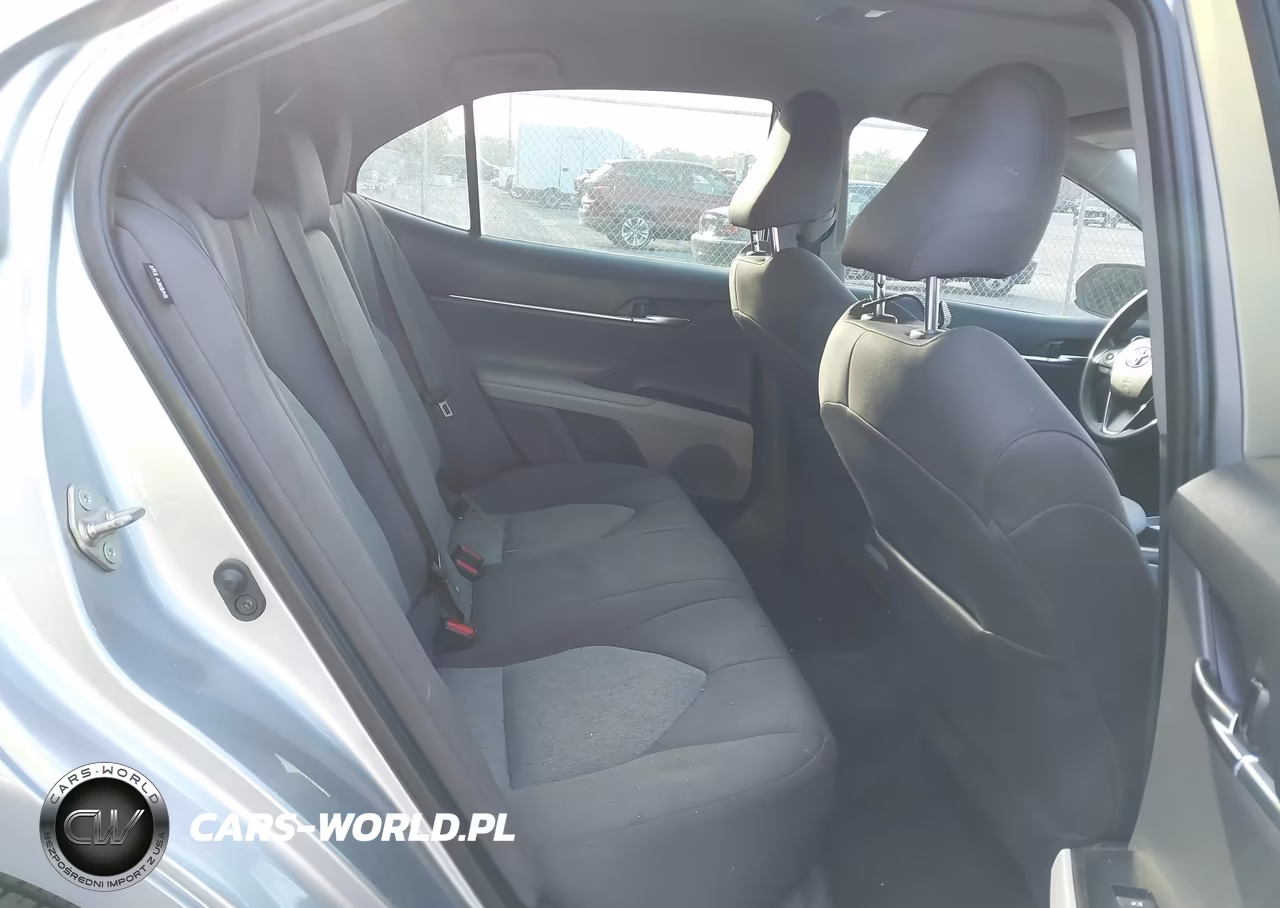 2020 Toyota Camry Le VIN:4T1C11AK4LU863912 - 8