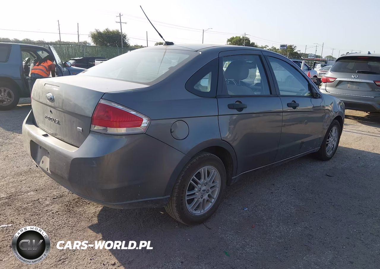 2009 Ford Focus Se VIN:1FAHP35NX9W171875 - 4