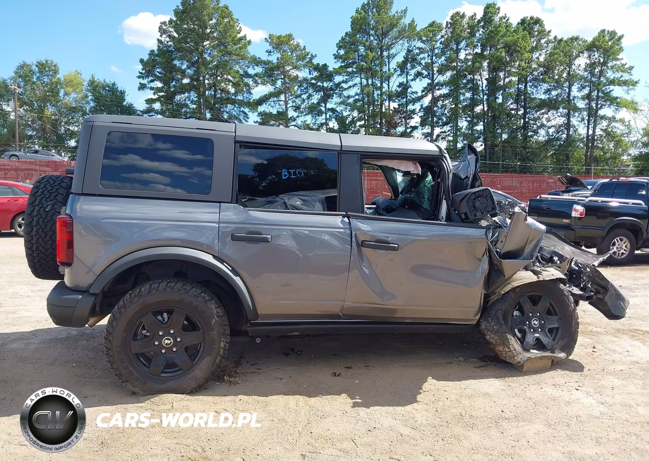 2023 Ford Bronco Black Diamond VIN:1FMEE5BP9PLC16643 - 13