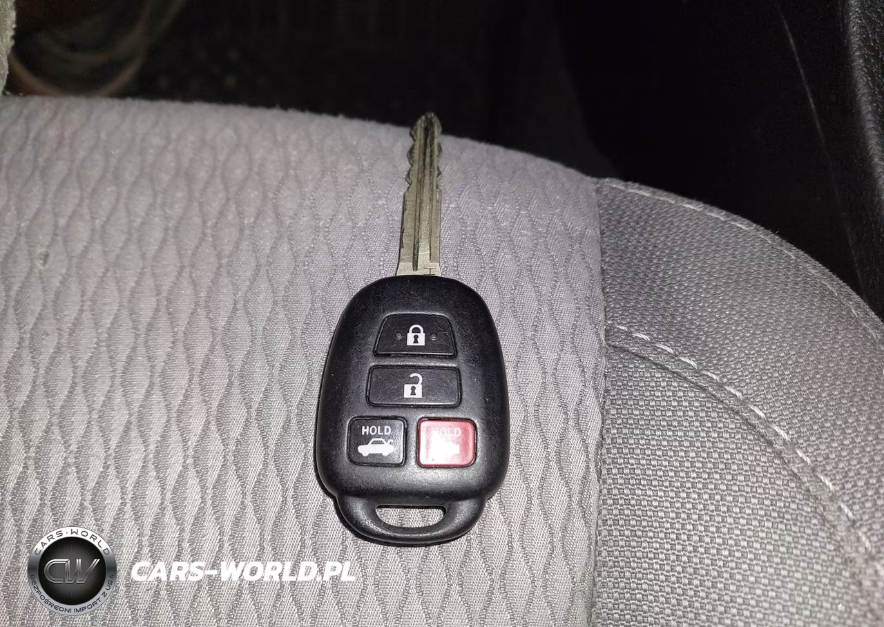 2015 Toyota Corolla Le VIN:5YFBURHEXFP268974 - 11