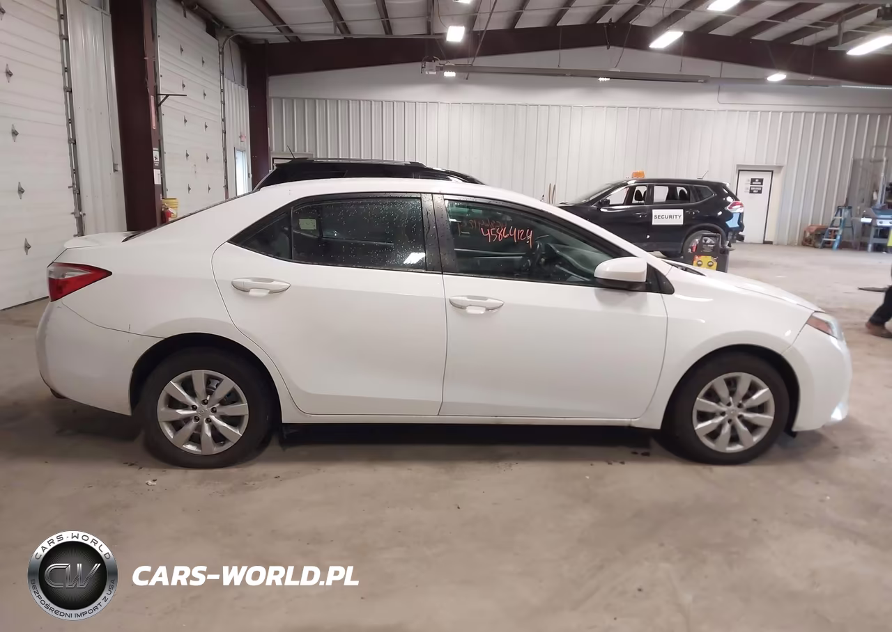 2015 Toyota Corolla Le VIN:5YFBURHEXFP268974 - 13