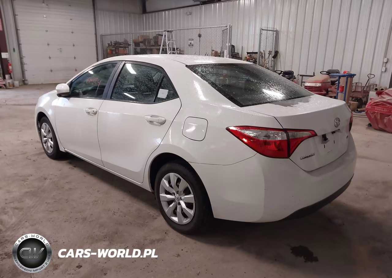 2015 Toyota Corolla Le VIN:5YFBURHEXFP268974 - 3