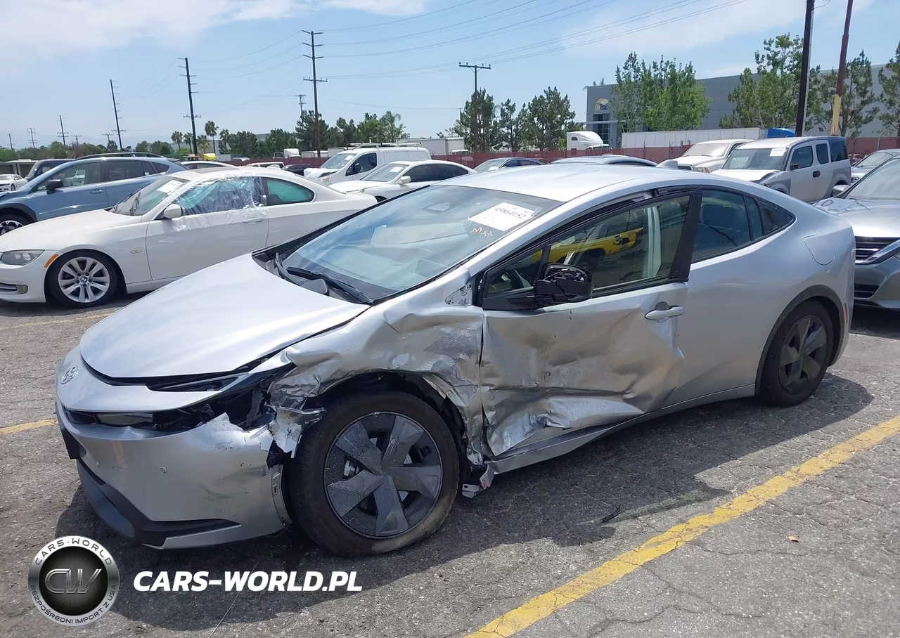 2024 Toyota Prius Le VIN:JTDACAAUXR3035112 - 2