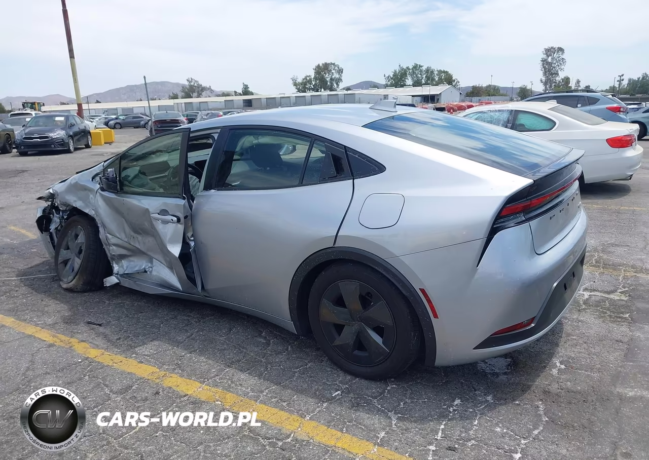 2024 Toyota Prius Le VIN:JTDACAAUXR3035112 - 3