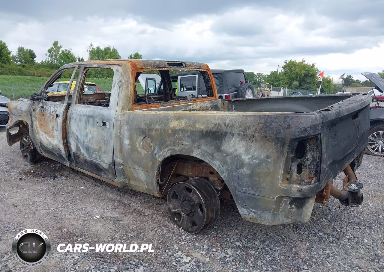 2019 Ram 2500 Laramie 4X4 6'4 Box VIN:3C6UR5FL6KG560617 - 3