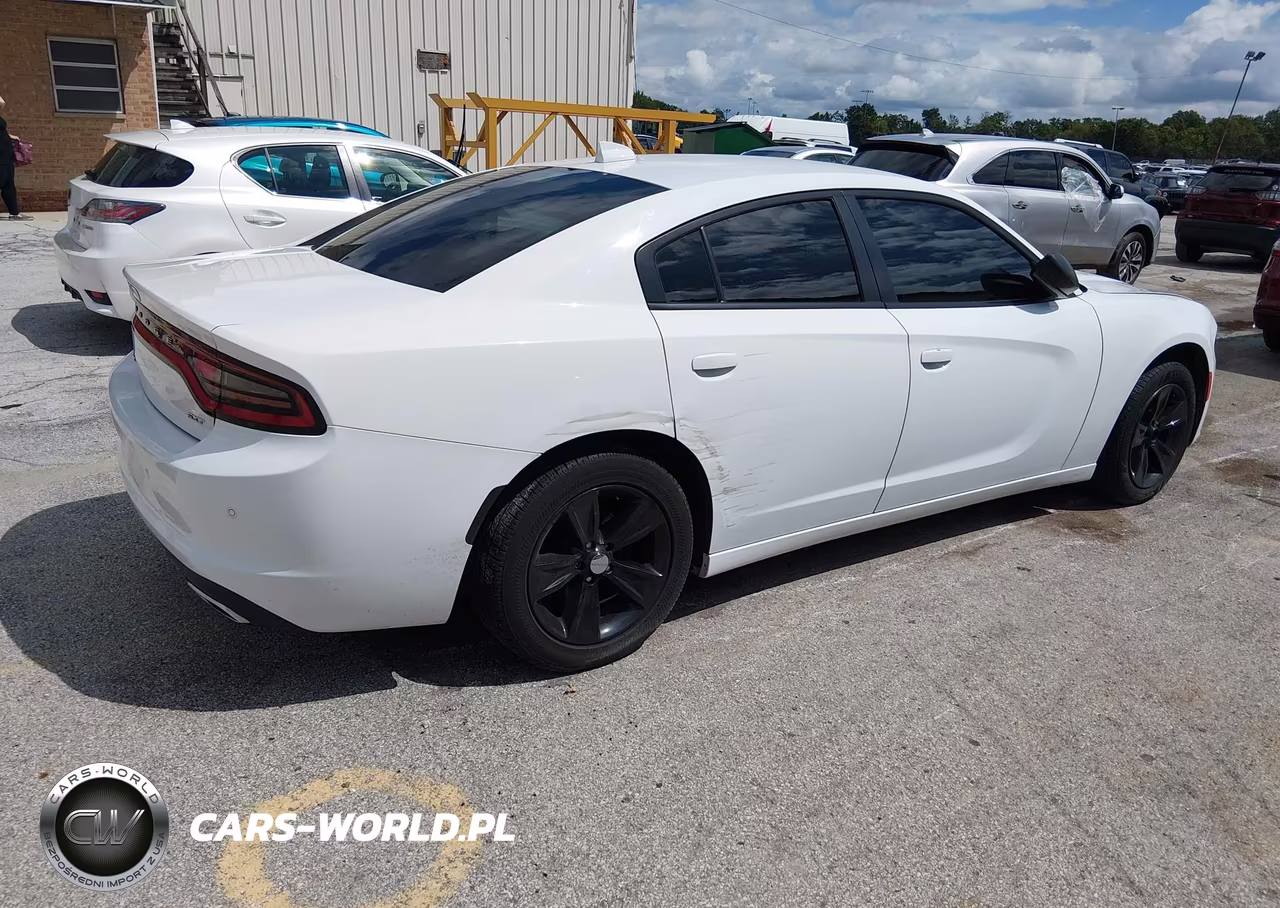 2018 Dodge Charger Sxt Plus Rwd VIN:2C3CDXHG2JH175993 - 4