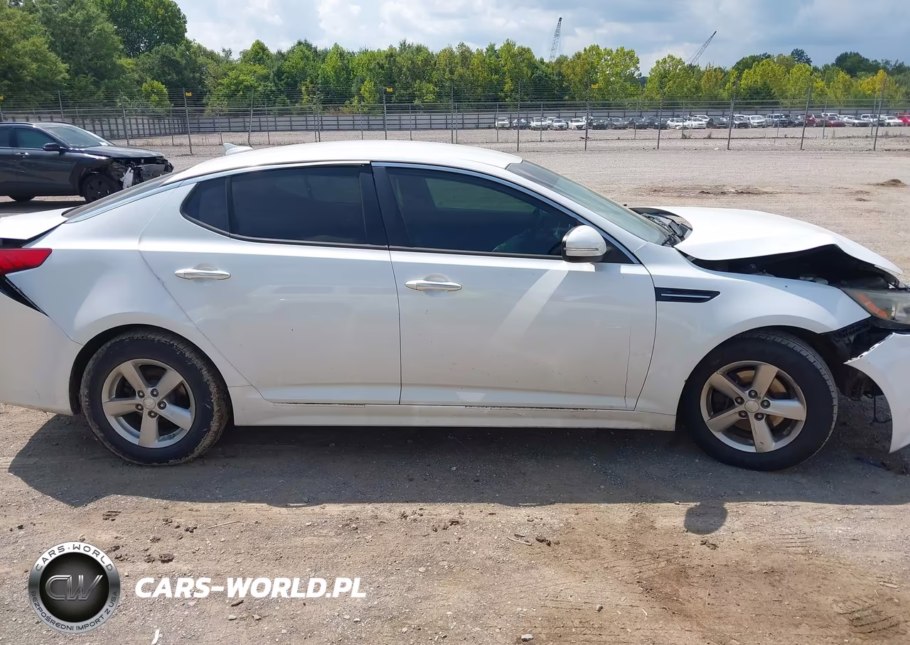 2015 Kia Optima Lx VIN:5XXGM4A74FG463062 - 13