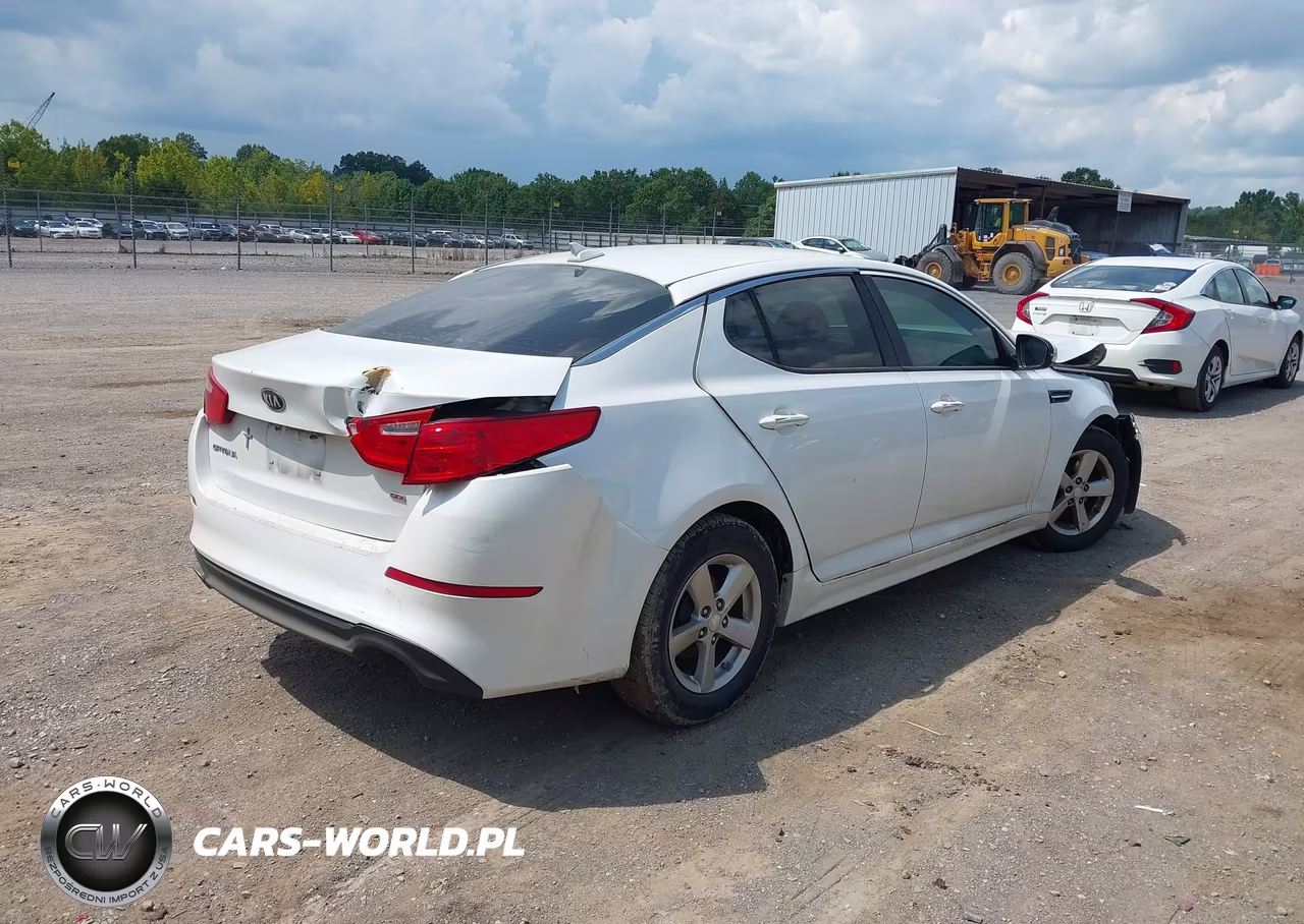 2015 Kia Optima Lx VIN:5XXGM4A74FG463062 - 4