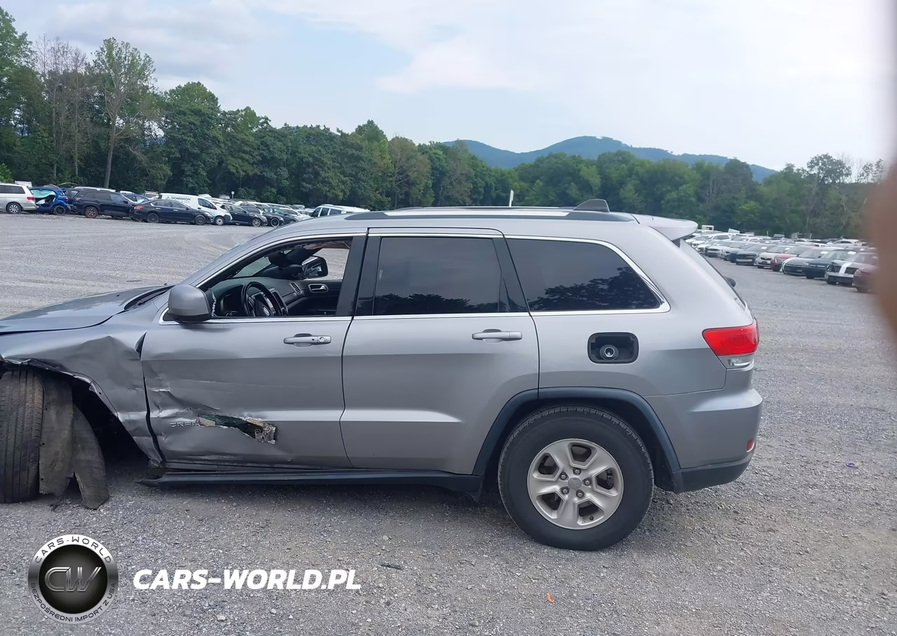 2015 Jeep Grand Cherokee Laredo VIN:1C4RJFAG5FC140426 - 15