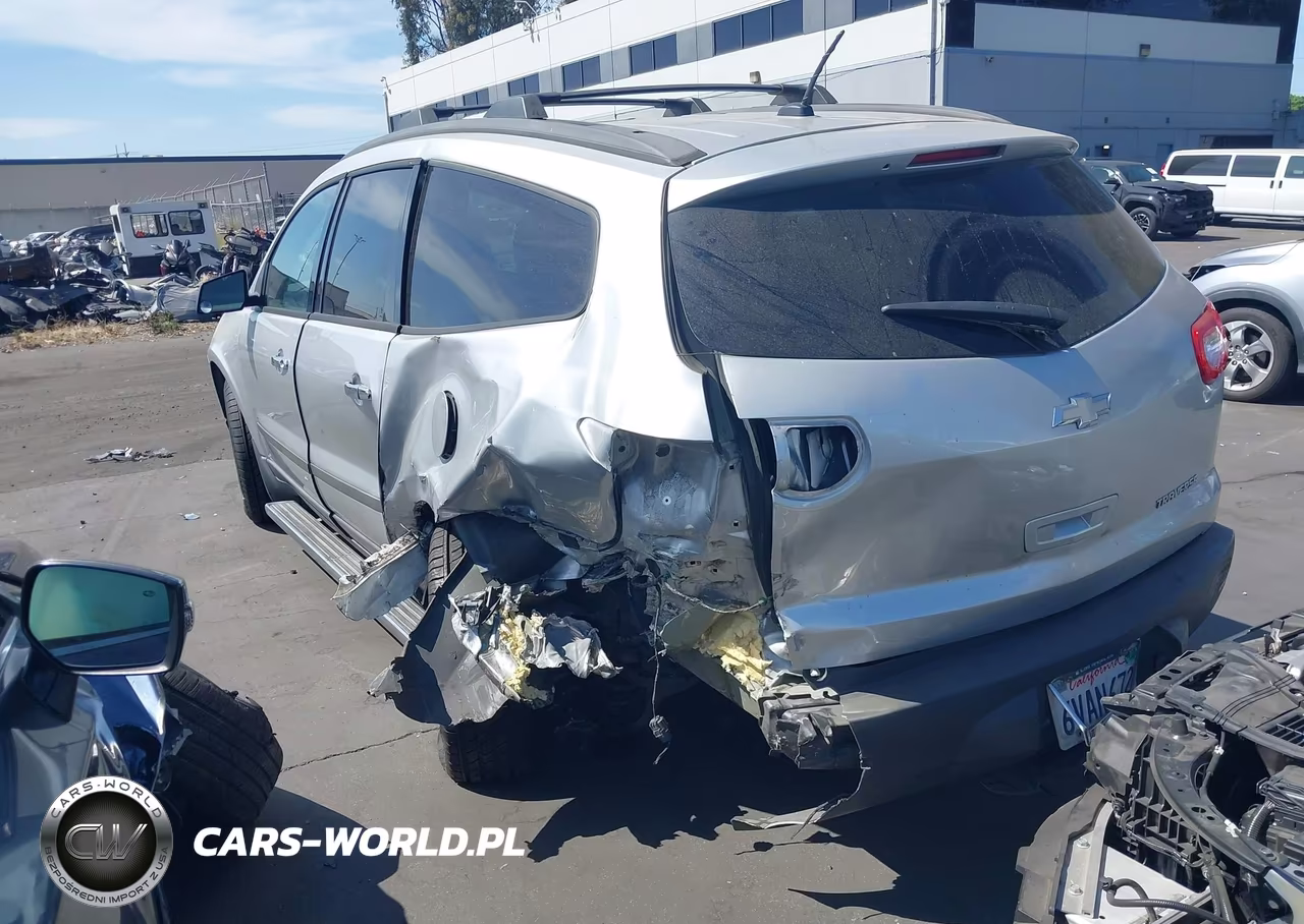 2012 Chevrolet Traverse Ls VIN:1GNKRFED8CJ178693 - 3