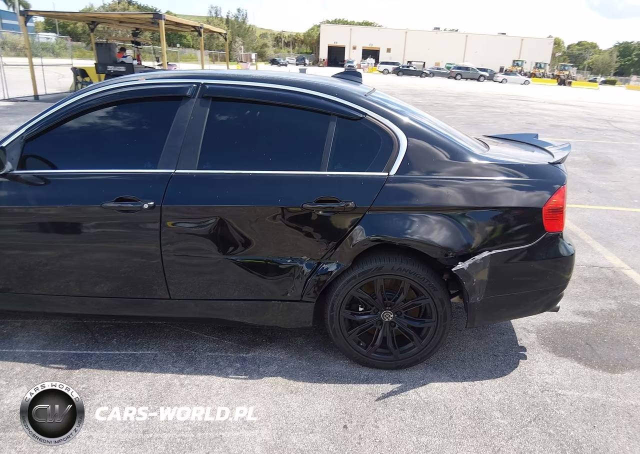 2006 BMW 330Xi VIN:WBAVD33596KV67059 - 12