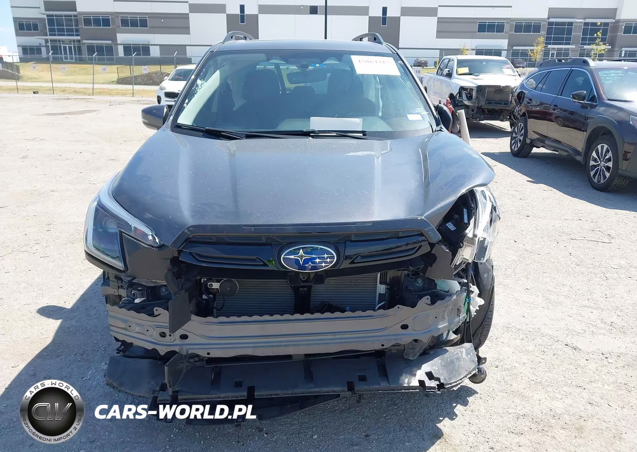 2024 Subaru Forester Limited VIN:JF2SKALC5RH409271 - 11