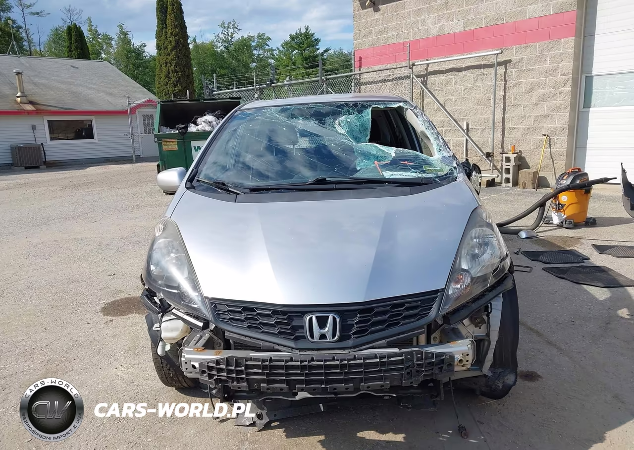 2013 Honda Fit Sport VIN:JHMGE8H59DC062983 - 6