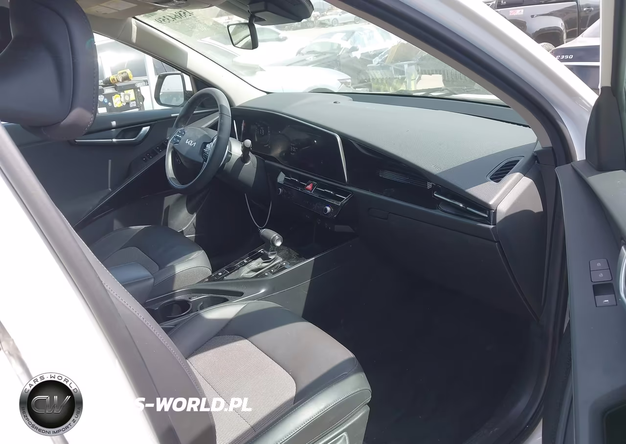 2023 Kia Niro Ex Touring VIN:KNDCR3LE3P5061481 - 5