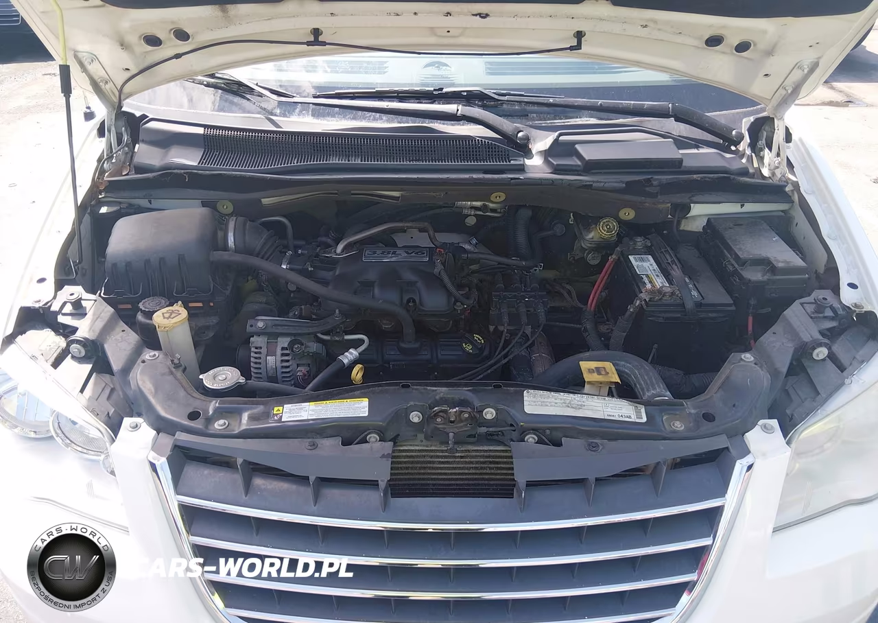 2010 Chrysler Town & Country Touring VIN:2A4RR5D18AR108400 - 10