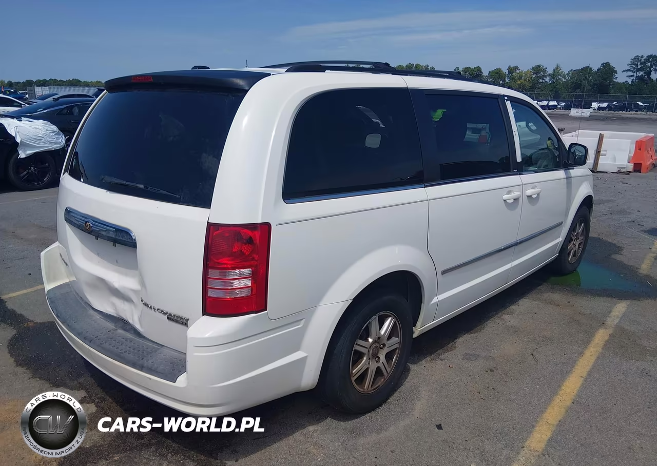 2010 Chrysler Town & Country Touring VIN:2A4RR5D18AR108400 - 4