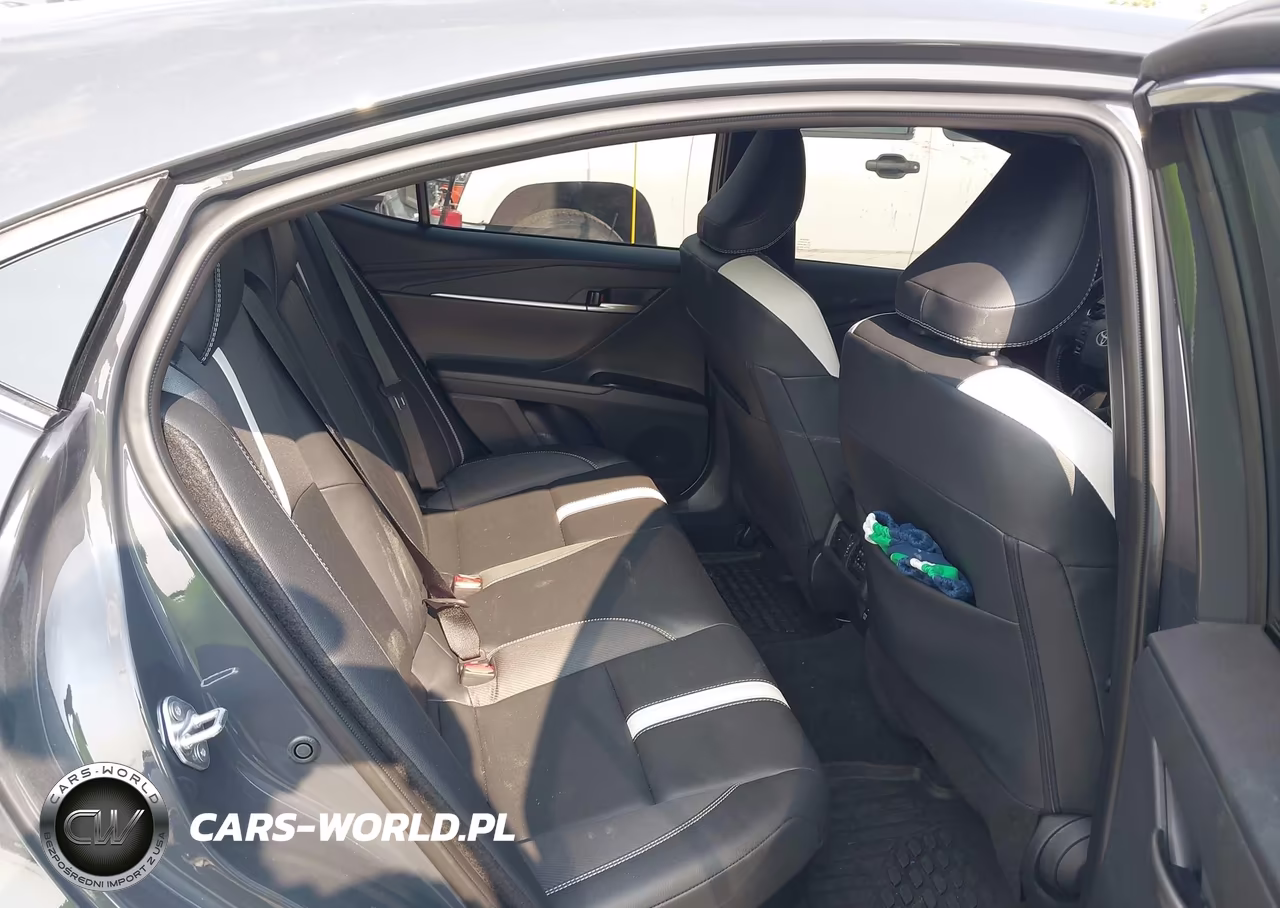 2026 Toyota Camry Se VIN:4T1DBADK0TU556864 - 8