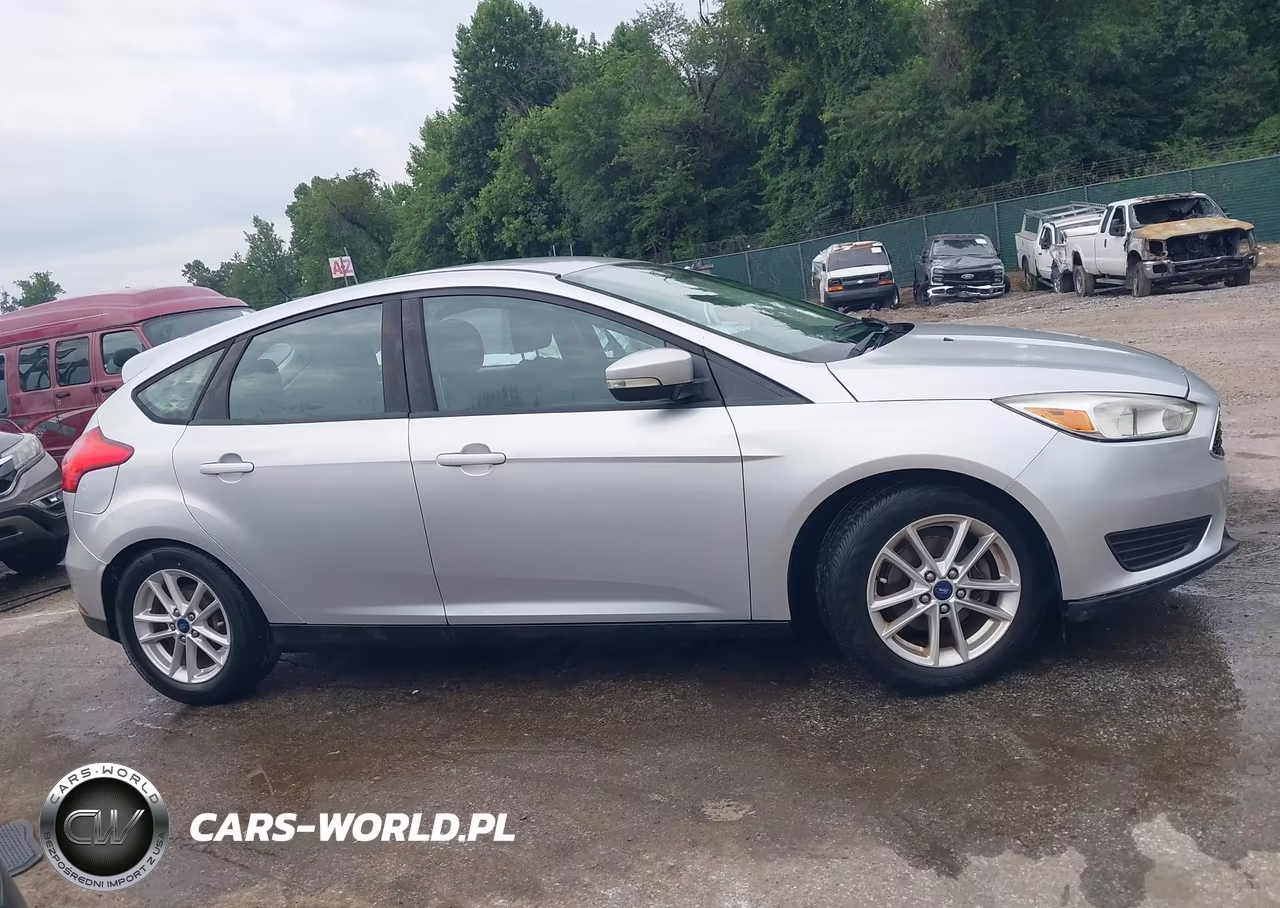 2016 Ford Focus Se VIN:1FADP3K20GL357111 - 13