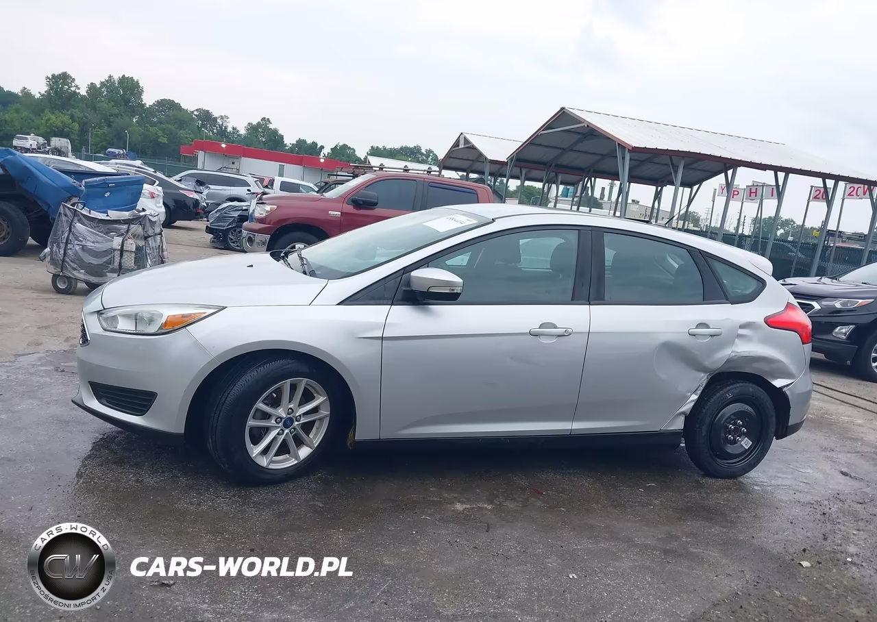 2016 Ford Focus Se VIN:1FADP3K20GL357111 - 14