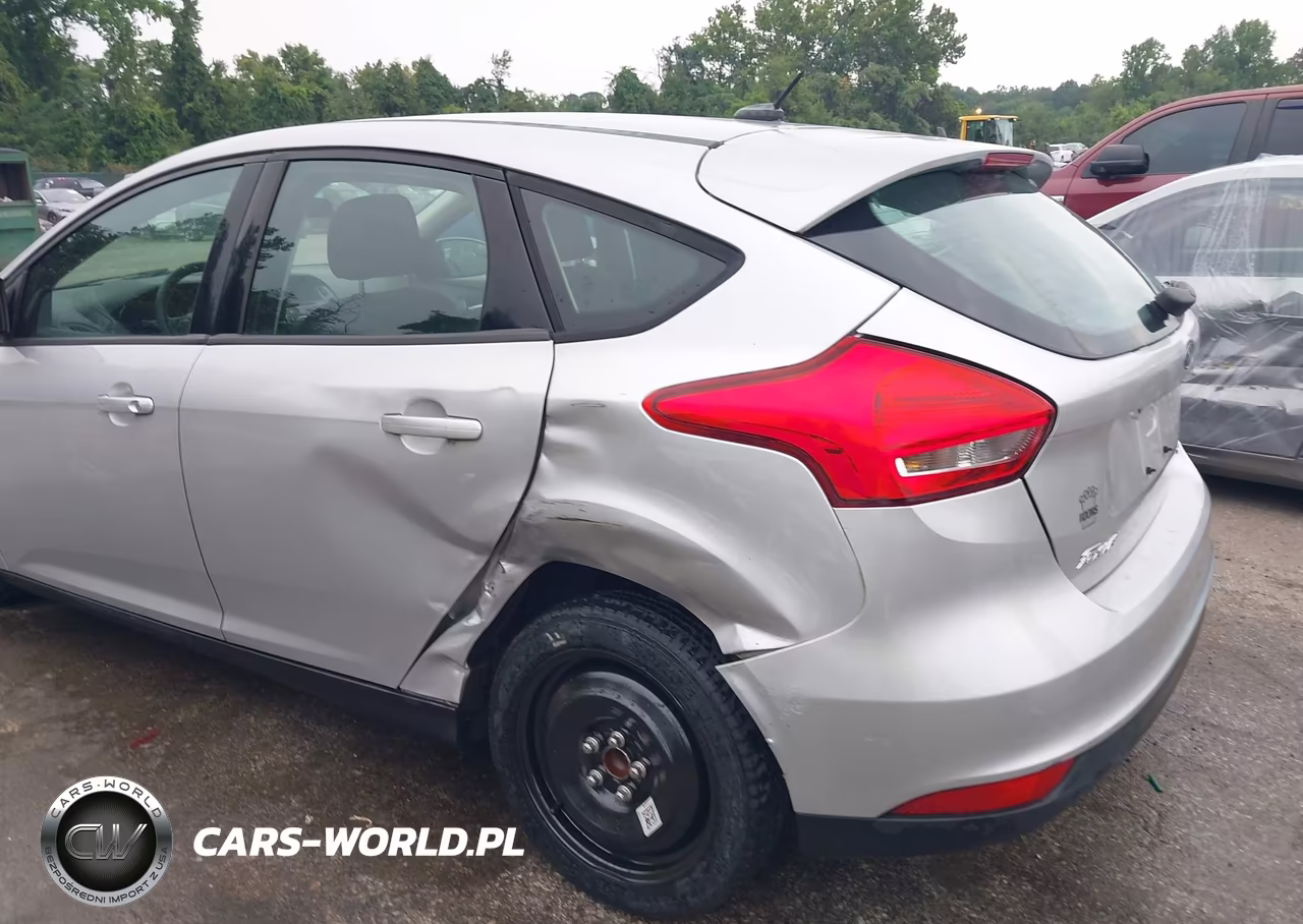 2016 Ford Focus Se VIN:1FADP3K20GL357111 - 6