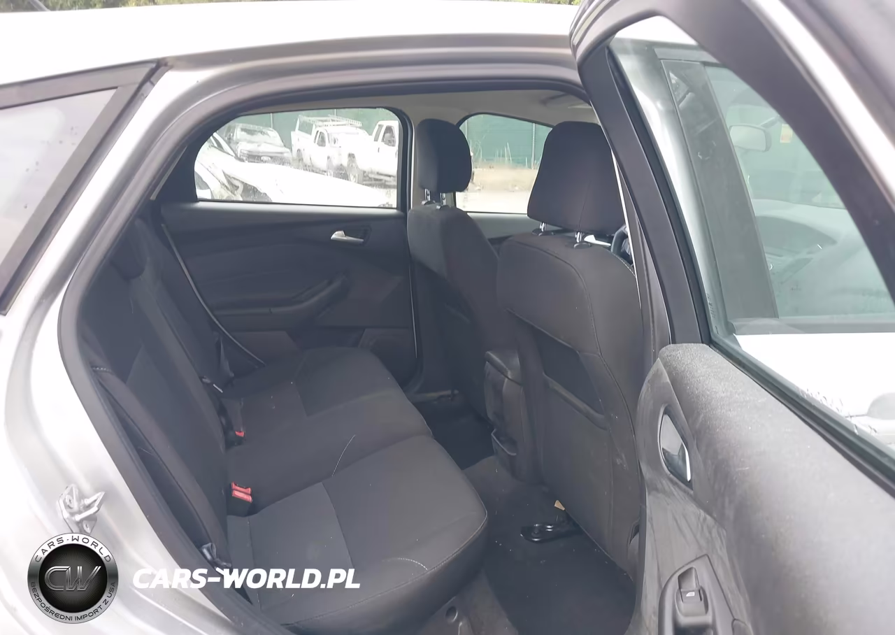 2016 Ford Focus Se VIN:1FADP3K20GL357111 - 8