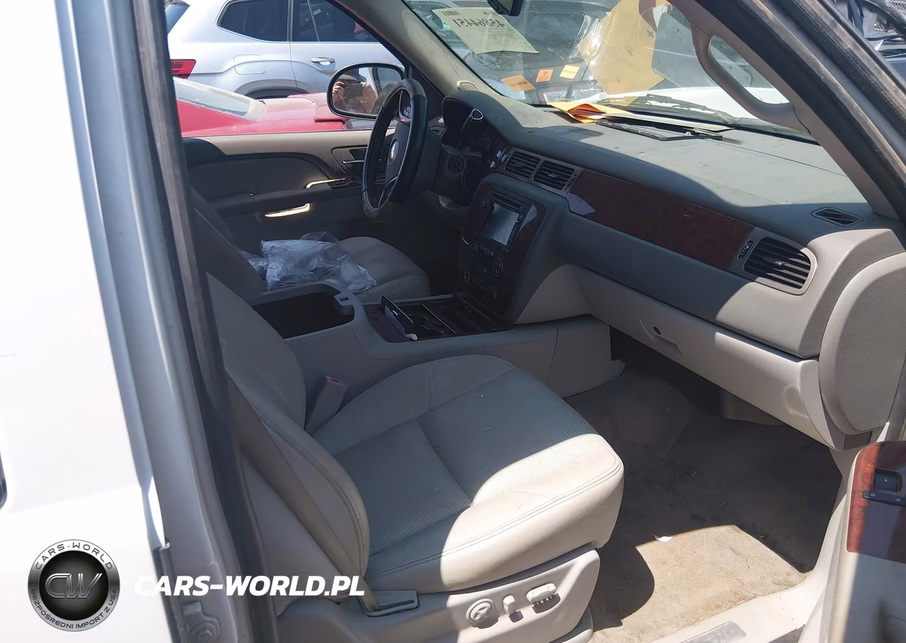 2010 Chevrolet Tahoe Ltz VIN:1GNUCCE07AR115461 - 5