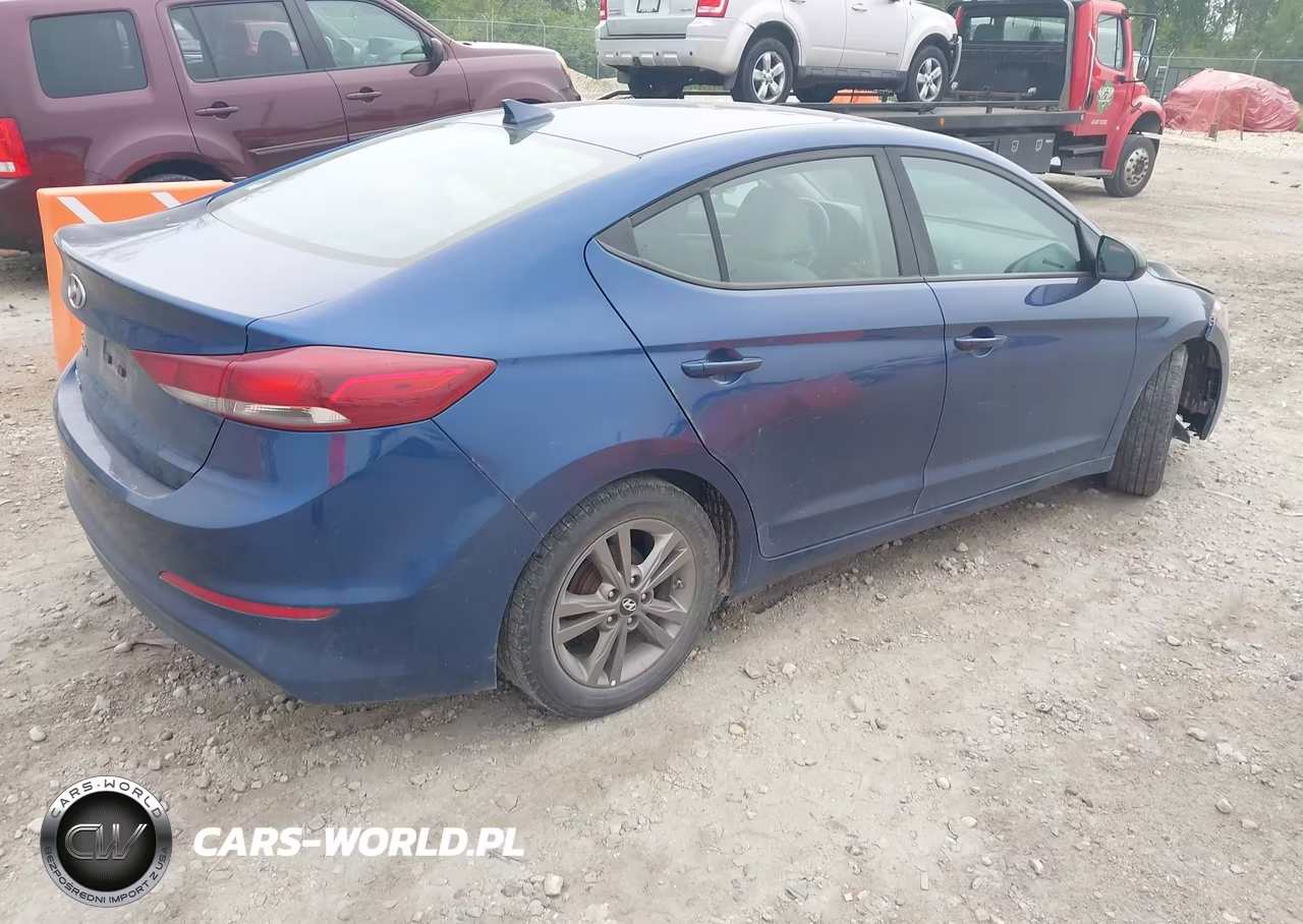 2017 Hyundai Elantra Se VIN:5NPD84LF7HH105439 - 4
