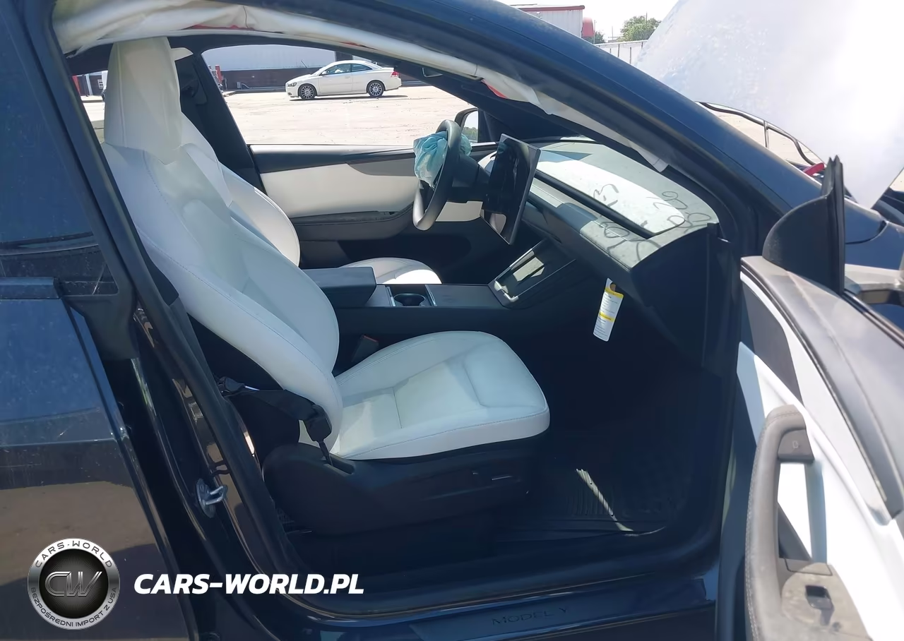 2026 Tesla Model Y Premium-Rear-Wheel Drive VIN:7SAYGDEDXTF637469 - 2
