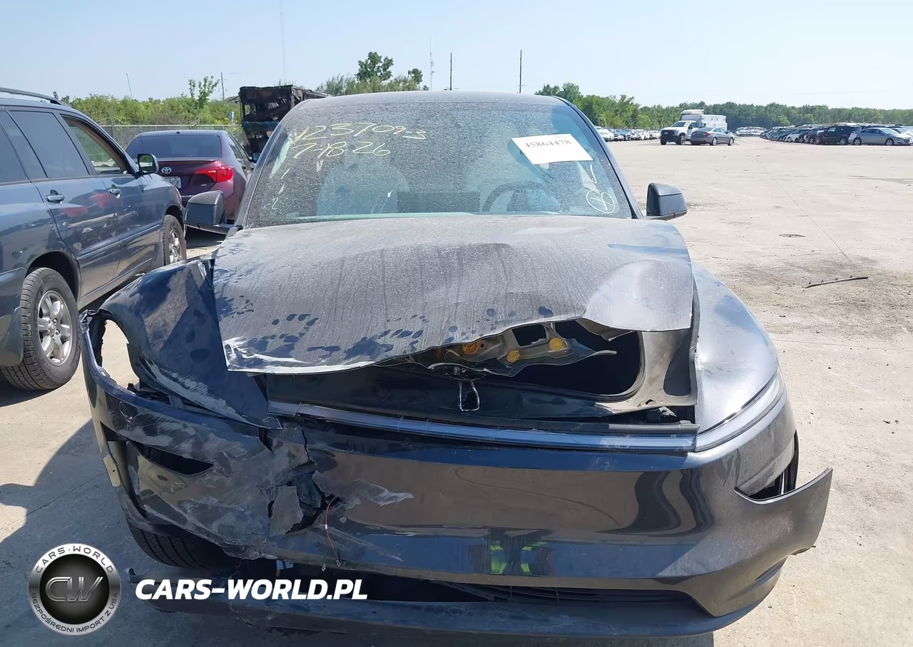 2026 Tesla Model Y Premium-Rear-Wheel Drive VIN:7SAYGDEDXTF637469 - 9